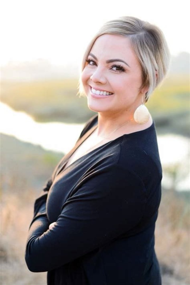 A Glimpse Into The Life Of Amanda Nicole Model: Beauty, Talent, And Charisma