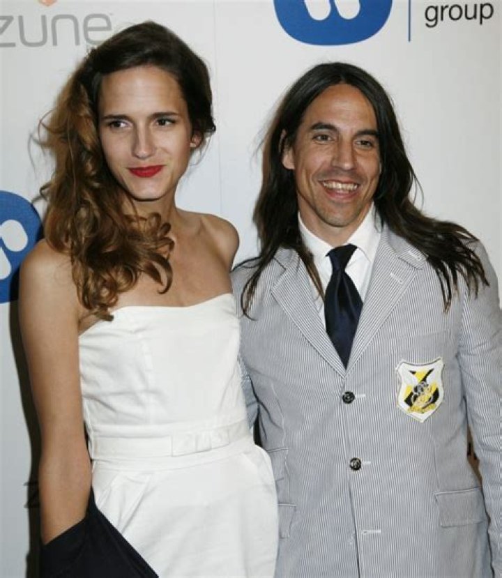 Anthony Kiedis and Heather Christie grocery shop
