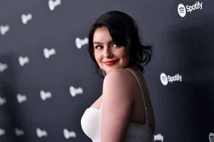 Ariel Winter With new hair color 03 GotCeleb