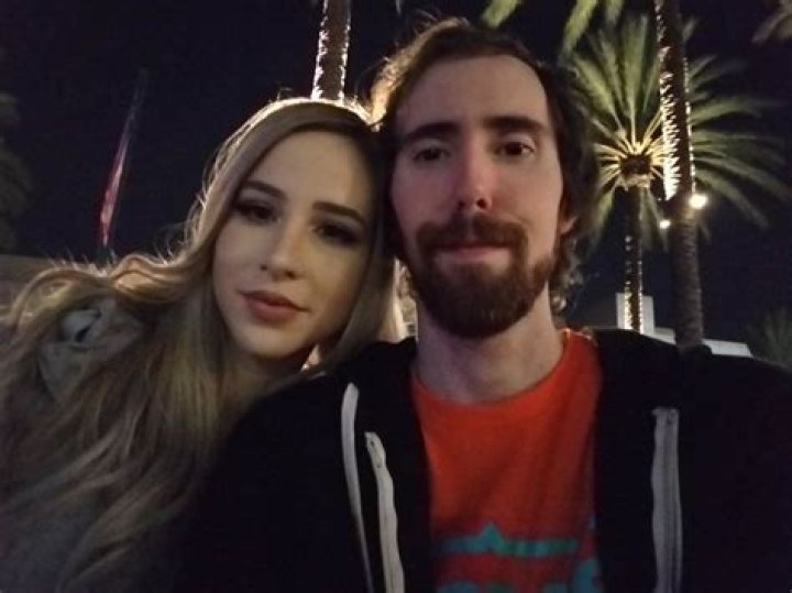 Asmongold (Gamer) Girlfriend, NetWorth, Real Name, Age & More