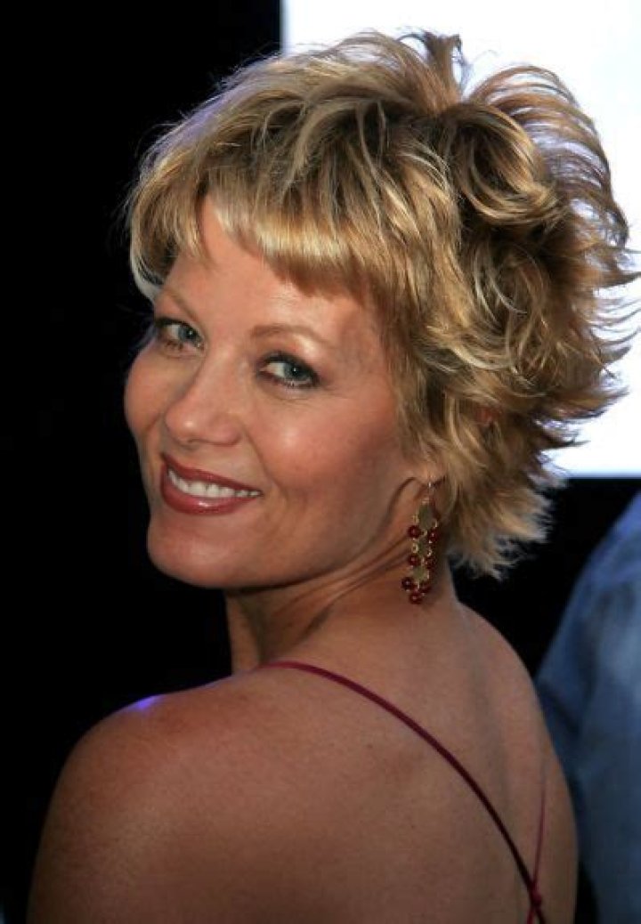 Barbara Niven Haircuts for fine hair, Beautiful celebrities, Cedar cove