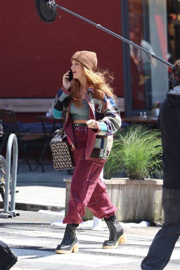 Blake Lively Continues to Film 'It Ends With Us' in New York City See