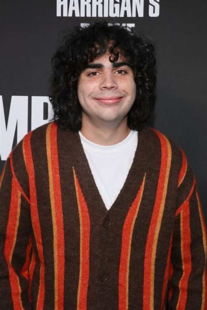 Cyrus Arnold AdoroCinema
