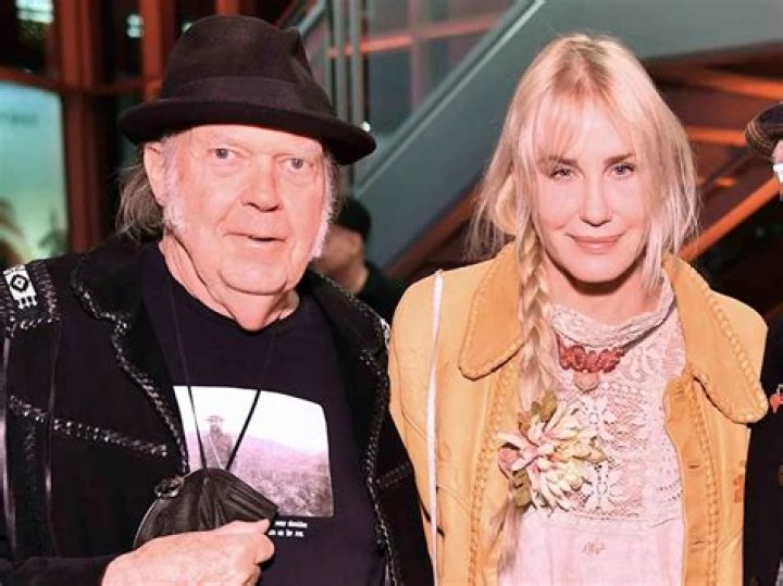Did Neil Young and Daryl Hannah just get married in secret? Extra.ie