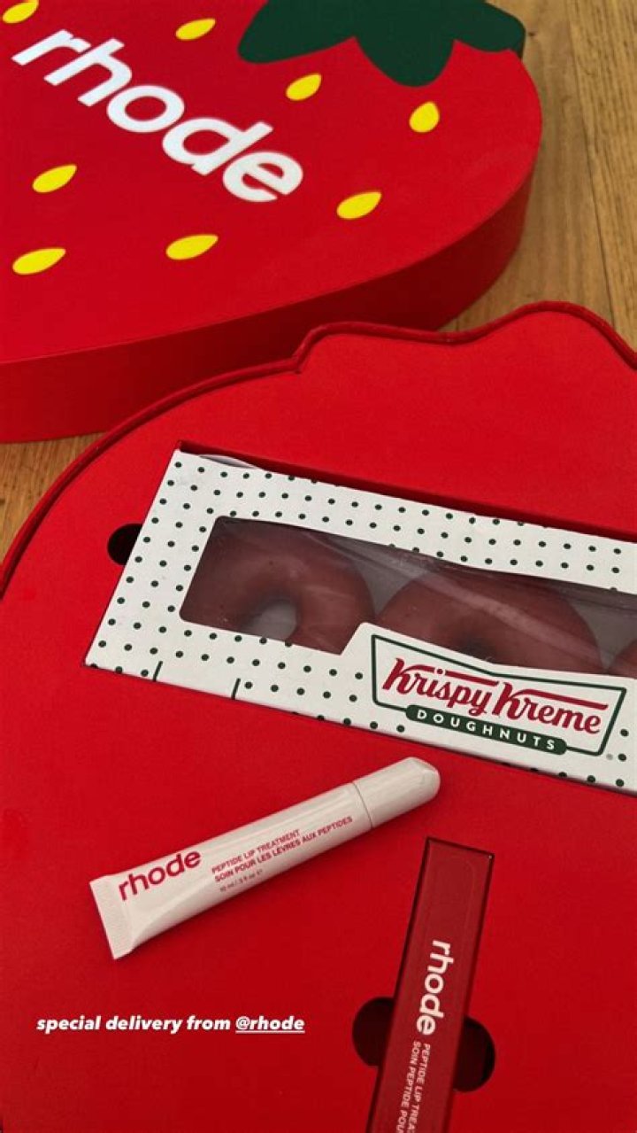 Discover The Delight Of The Rhode Strawberry Box