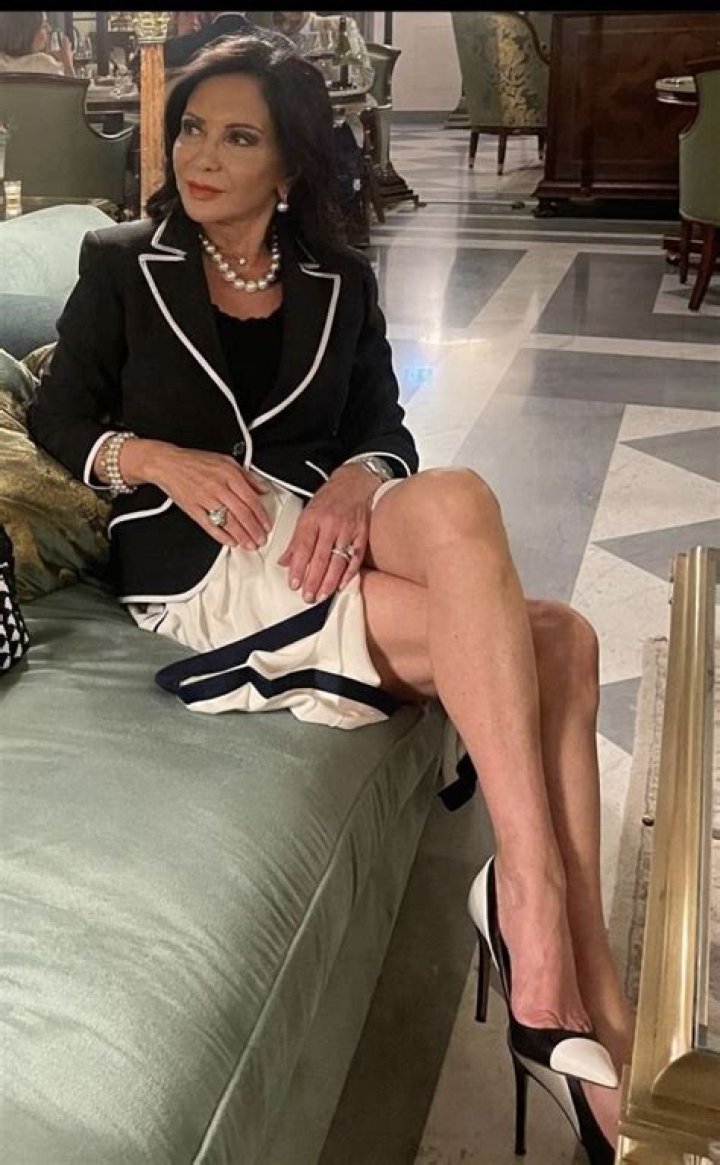 Embracing Elegance: The Allure Of BBW Legs Crossed