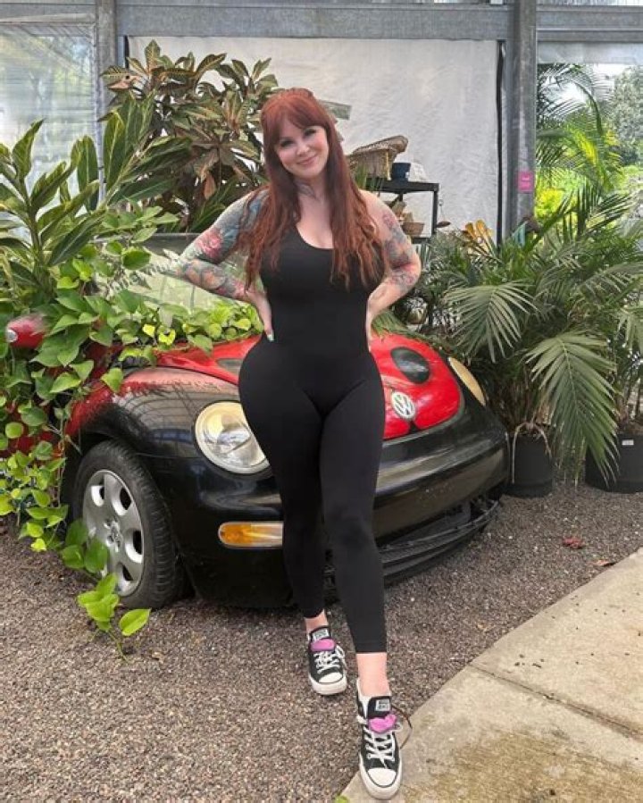 Exploring The Fascination Of Julie With The Booty