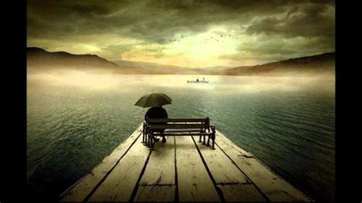 Finding Comfort In Sadness: Imágenes Tristes Para WhatsApp