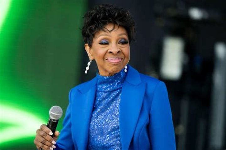 Gladys Knight Says She's Battling Pancreatic Cancer At Aretha Franklin