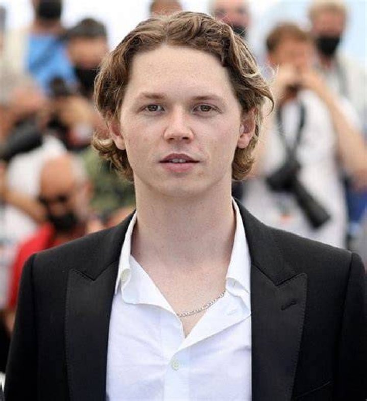 Jack Kilmer Age, Net Worth, Girlfriend, Family and Biography TheWikiFeed