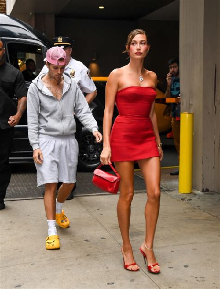 Justin and Hailey Bieber&rsquo;s LateNight Church Looks Give Off Very