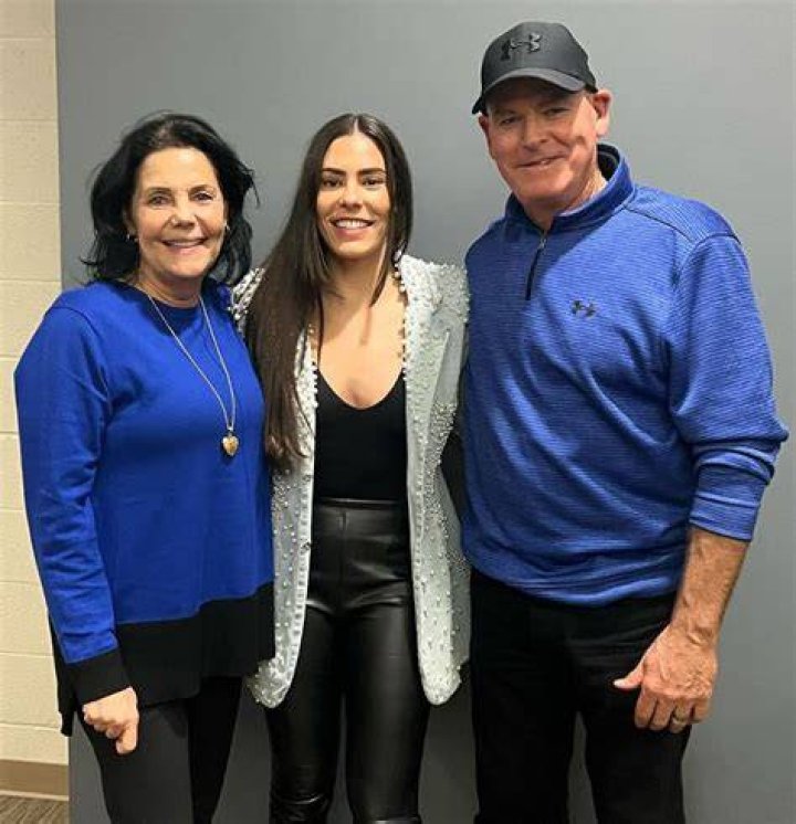 Kelsey Plum Height, Parents, Biography, Affairs, Age & info Knocks