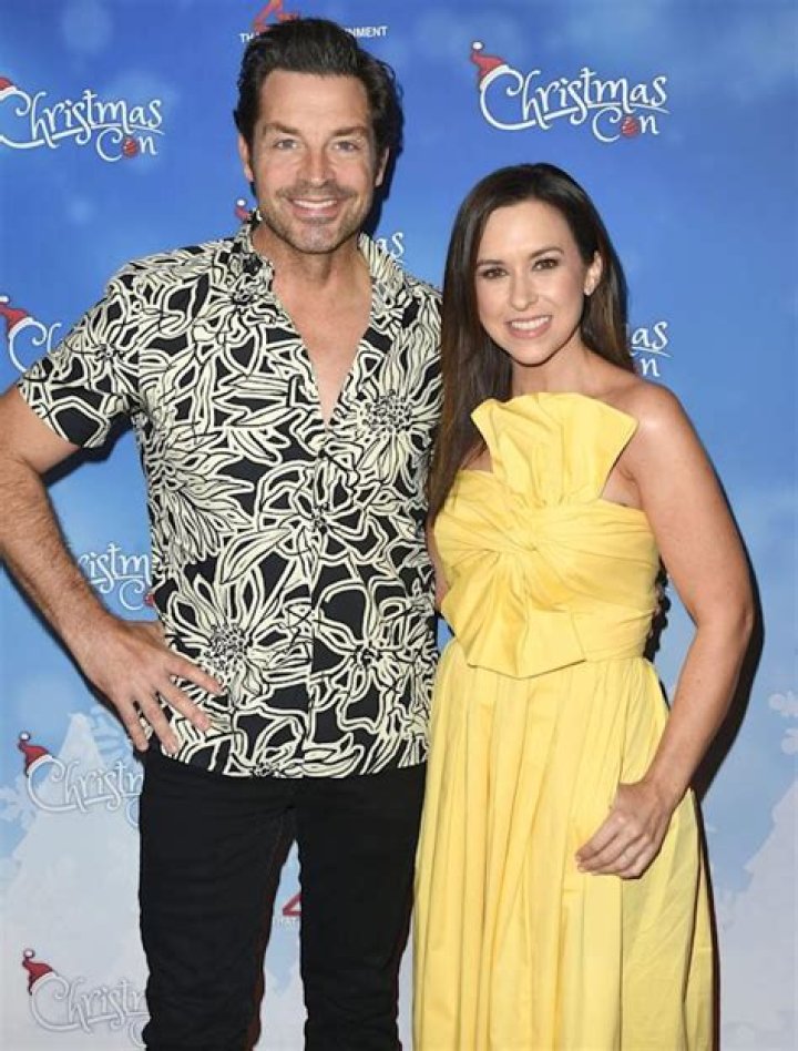Lacey Chabert Height, Age, Boyfriend, Husband, Family, Biography & More