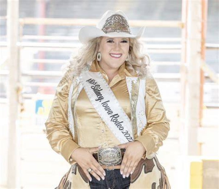 Legendary cowboy supports Sidney PRCA rodeo Local News Stories