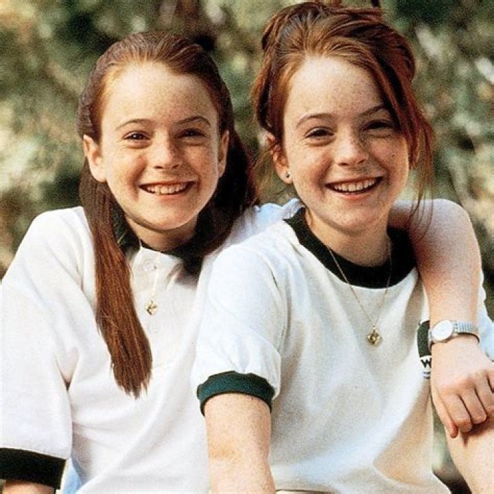 lindsay lohan twin