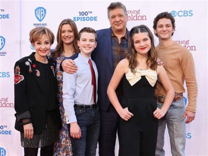 &lsquo;Young Sheldon&rsquo; Casts Annie Potts As Young Meemaw; Will June Squibb