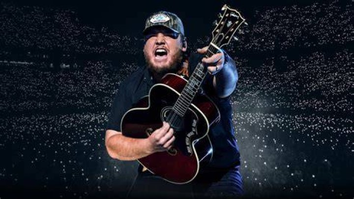 LUKE COMBS MAKES HISTORY, SECURING BOTH NO. 1 AND NO. 2 POSITIONS. 96