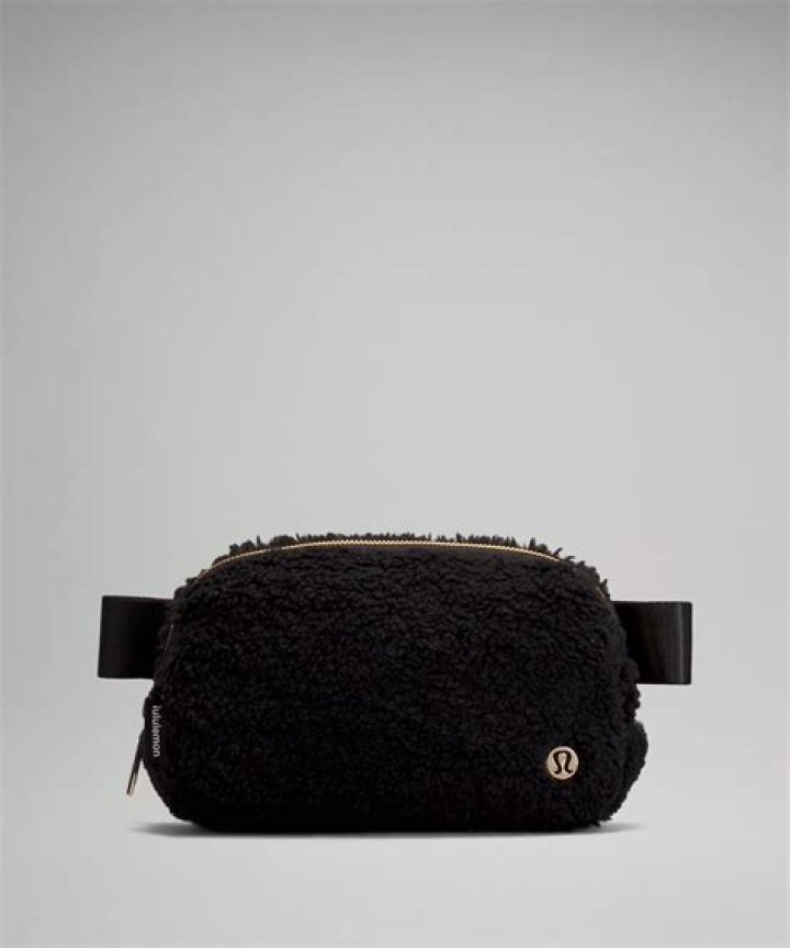 Lululemon Everywhere Fleece Belt Bag cream sherpa dral.regionlima.gob.pe