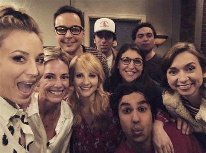Pin de Timothy Barrier em Gabby Epstein Roupas para concerto, Ideias