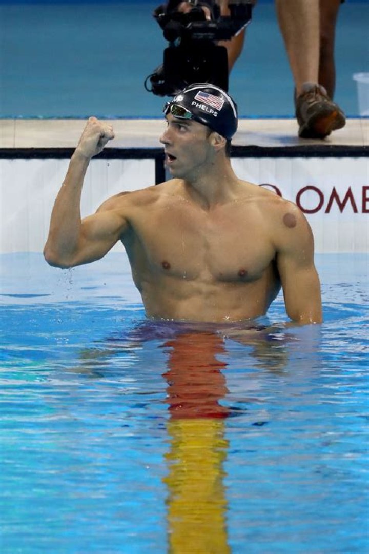Popular Brazilian swimmer on Michael Phelps 'Don't mess with the king