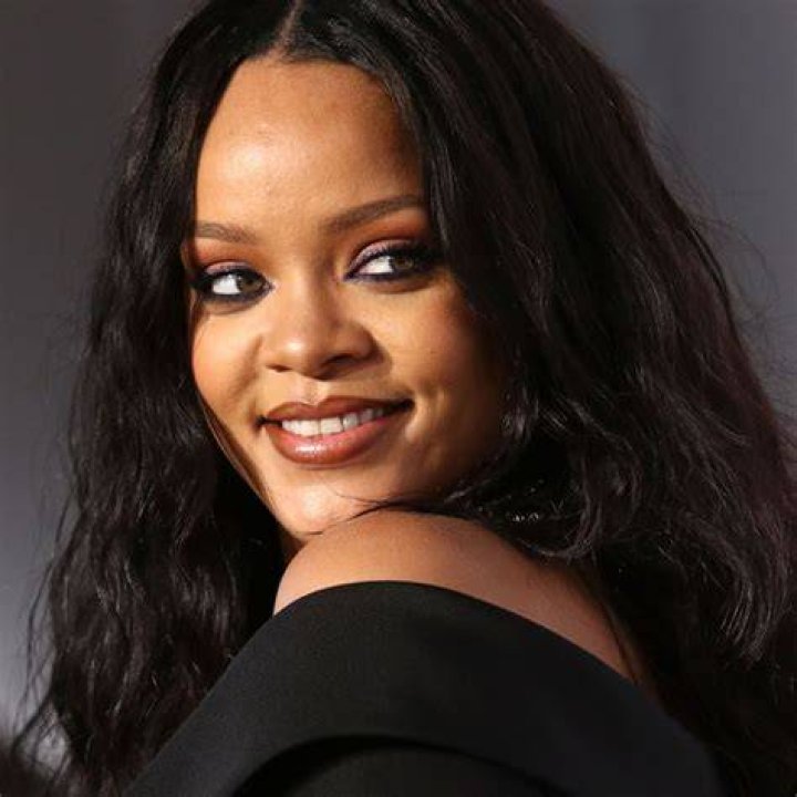 Rihanna Proof That Black Lipstick Isn&rsquo;t As Scary As You Think