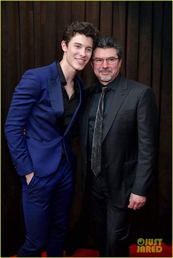 Shawn Mendes Brings Dad Manuel To Grammys 2019 Photo 1215363 Photo