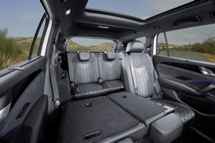 Unveiling The Life Of Tyron Smith's Wife: A Journey Of Love And Support