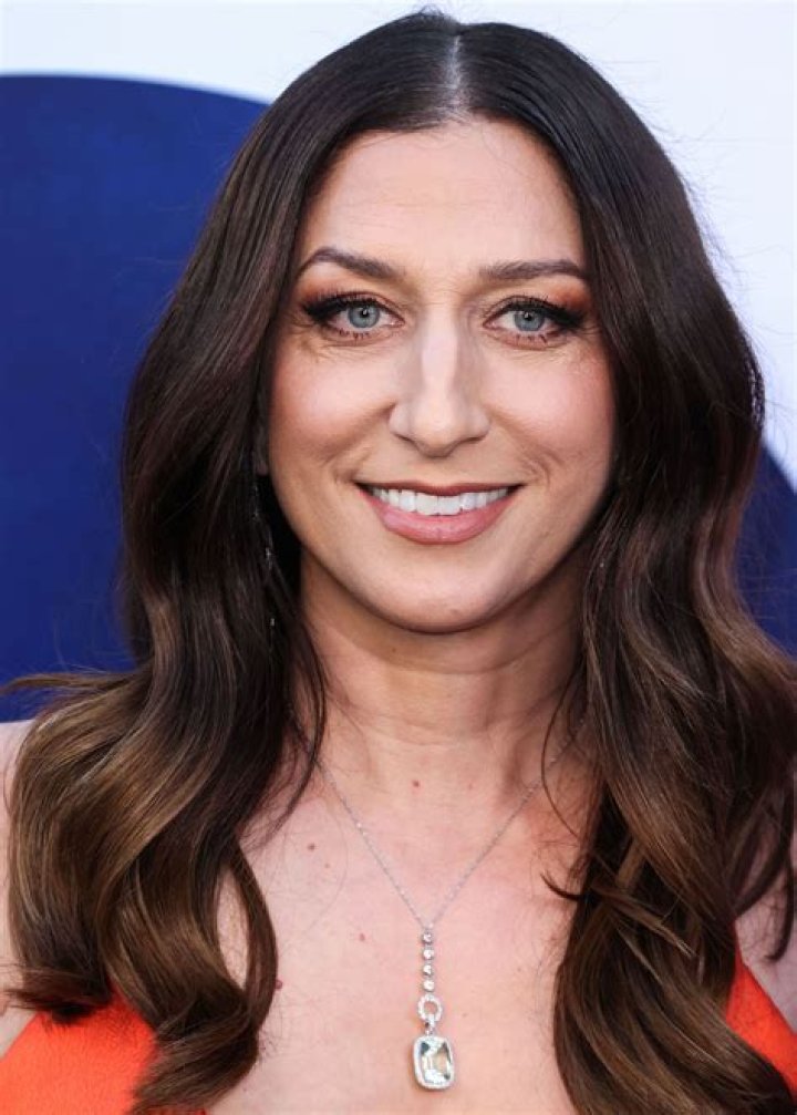 Unveiling The Unique Smile Of Chelsea Peretti: A Journey Through Her Teeth