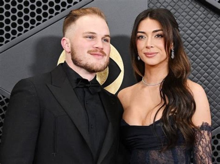Zach Bryan Wife Biography, Age, Children, Family, Net Worth, And